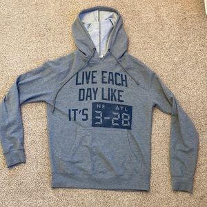 patriots 3-28 super bowl sweatshirt (men’s S)